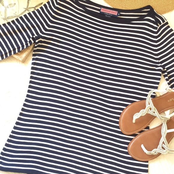 Vineyard Vines Sweaters - Vineyard Vines Light Weight Striped Sweater